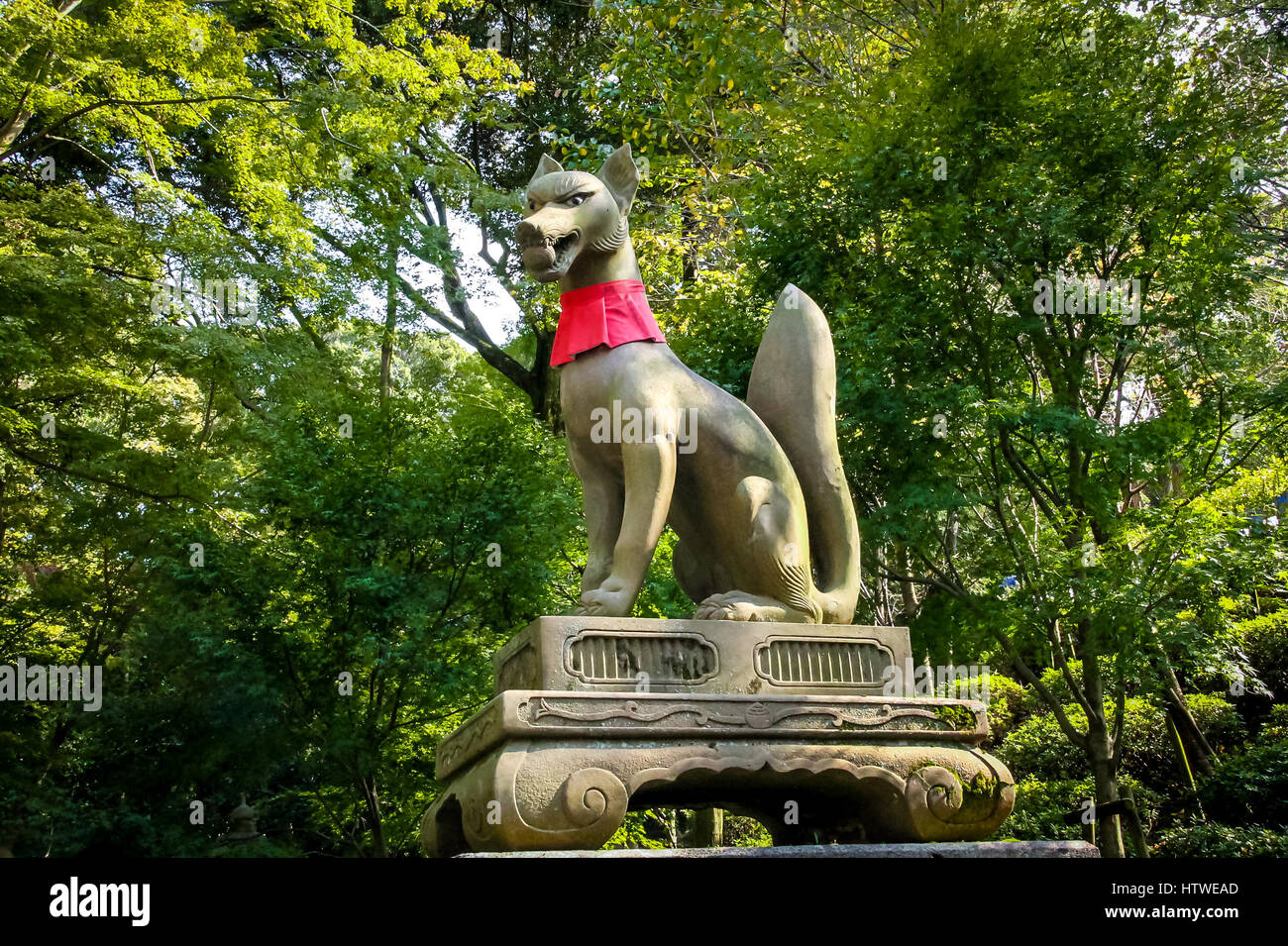 Fox Statue en sanctuaire Fushimi Inari - Kyoto, Japon Banque D'Images