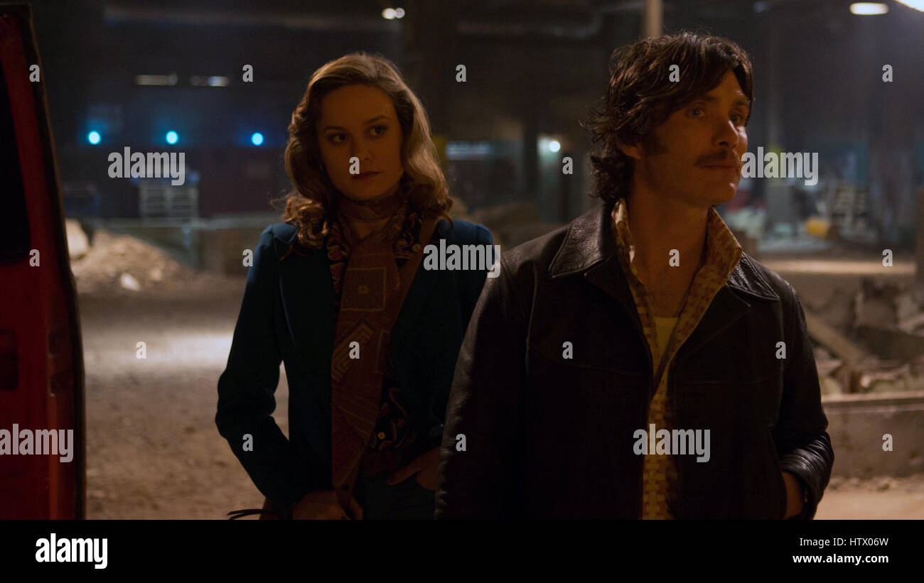 L'incendie de 2016 est une action-comédie film britannique réalisé par Ben Wheatley, sur un scénario de Wheatley et Amy Jump. Il étoiles Brie Larson, Sharlto Copley, Armie Hammer, Cillian Murphy et Jack Lea Polonski. Cette photo est pour un usage éditorial uniquement et est l'auteur de la société film et/ou le photographe attribué par le film ou la société de production et ne peut être reproduite que par des publications dans le cadre de la promotion du film ci-dessus. Un crédit obligatoire pour l'entreprise de film est nécessaire. Le photographe devrait également être portés lorsqu'il est connu. Banque D'Images