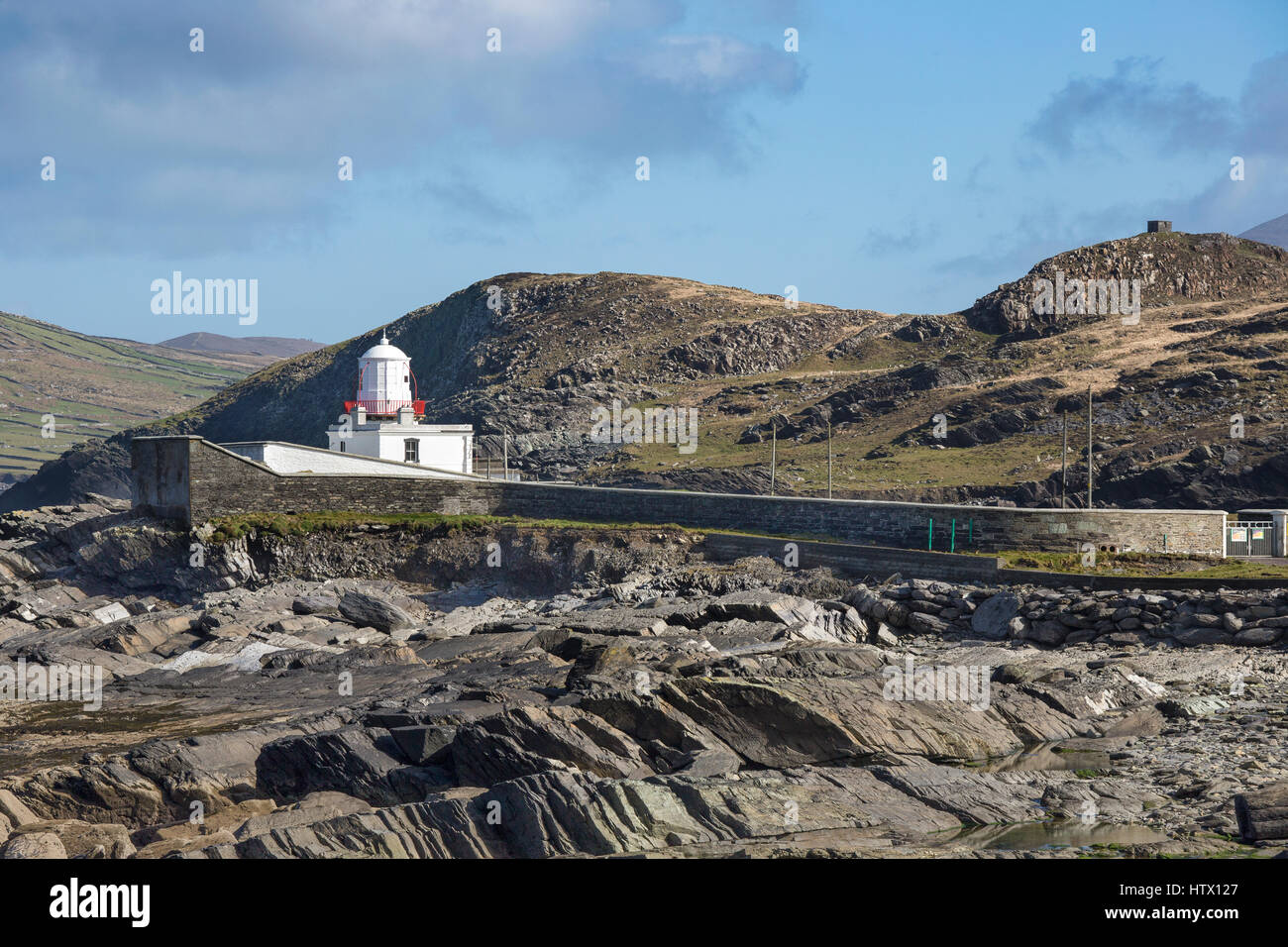 Phare de l'île de Valentia, au point sur l'île de Valentia Cromwell, comté de Kerry, Irlande. Banque D'Images