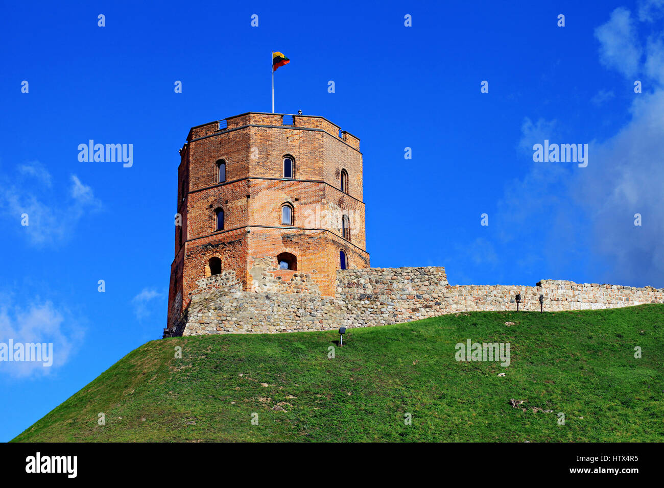 Historique tour de Gediminas, dans la vieille ville de Vilnius. La Lituanie. Banque D'Images
