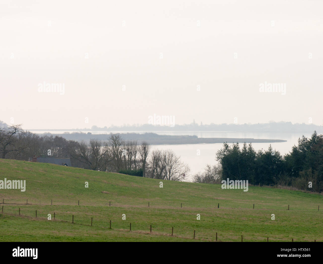 La rivière colne dans toute sa gloire, comme vu en haut d'une rubrique d'Wivenhoe. Banque D'Images