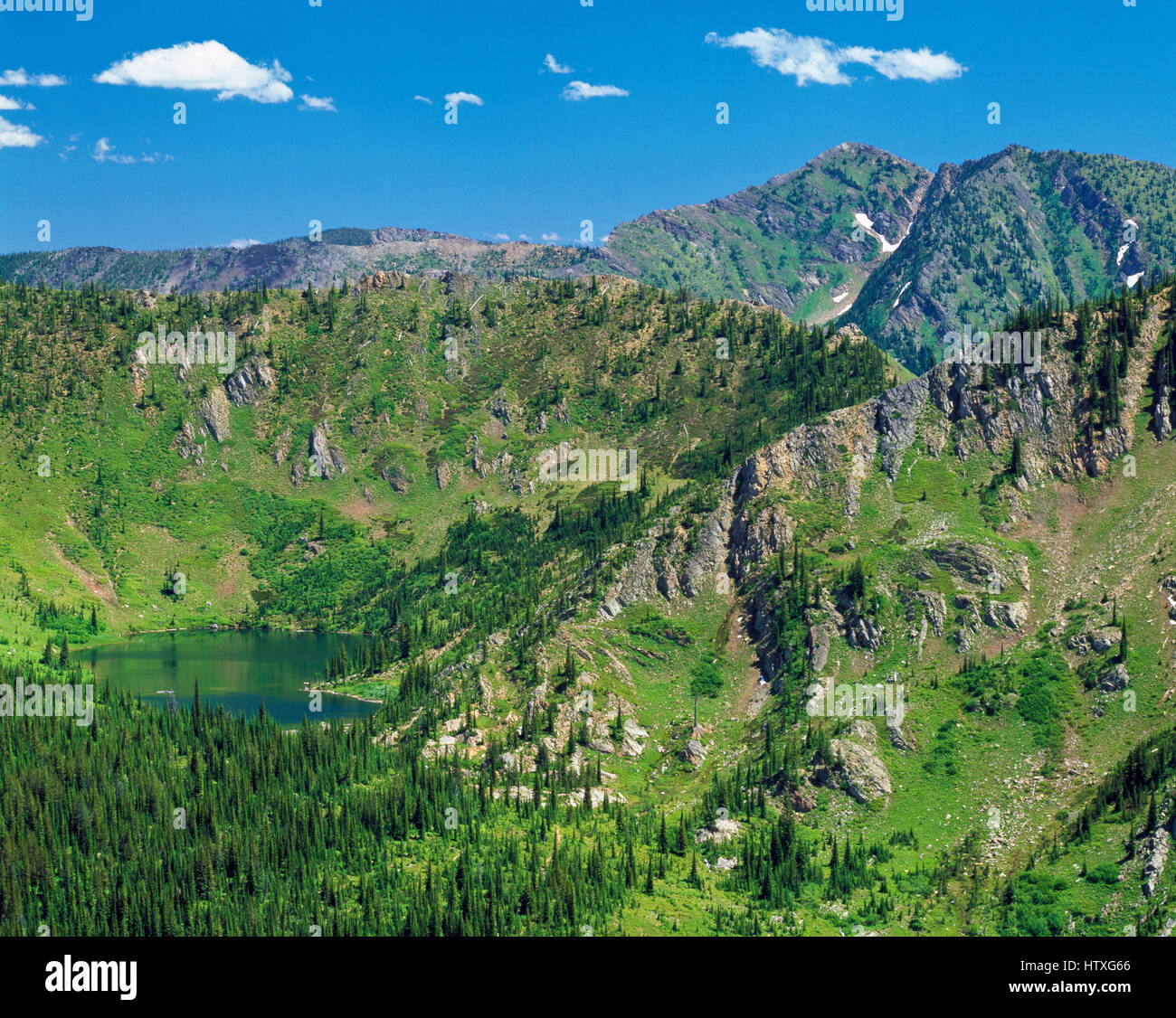 Pearl Lake Dans La Bitterroot Range Ci Dessous La Region De Trail Le Long De La Frontiere Du Montana Idaho Pres De Superior Montana Photo Stock Alamy