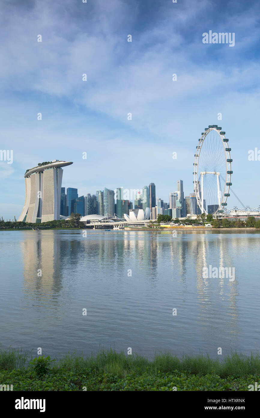 Singapore Flyer, Marina Bay Sands Hotel, Singapour et gratte-ciel Banque D'Images