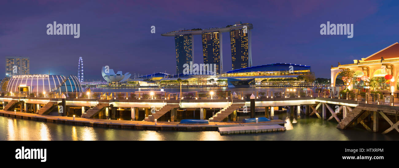 Marina Bay Sands Hotel and Marina Bay au crépuscule, Singapour Banque D'Images