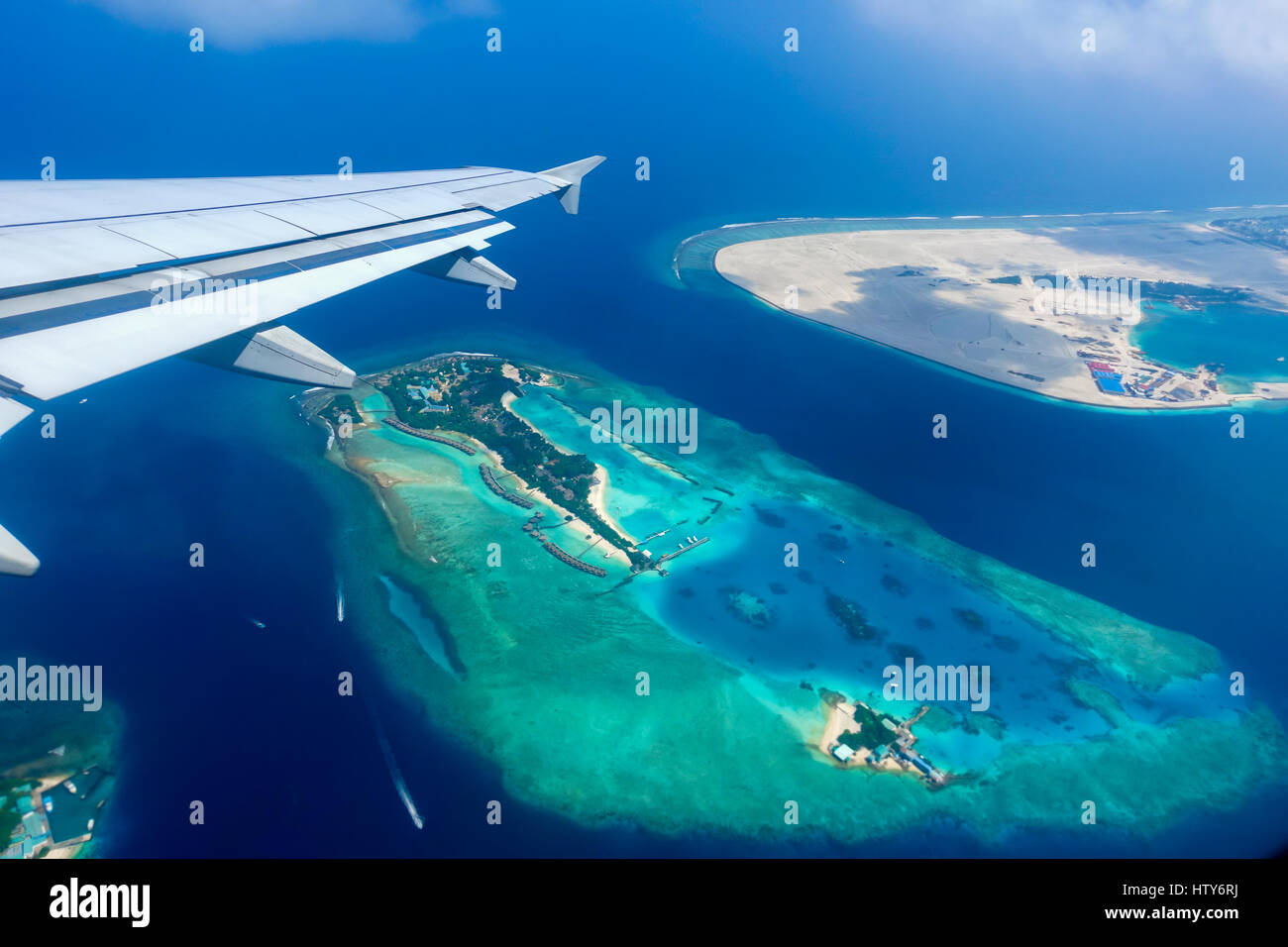 vue-a-rienne-des-les-et-atolls-des-maldives-partir-d-une-fen-tre-d