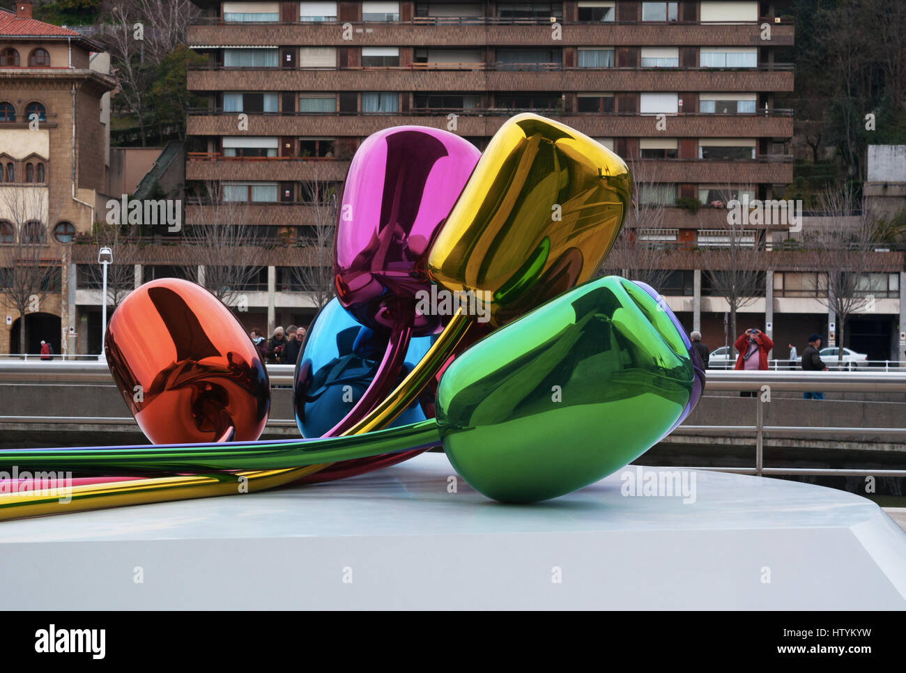 Un bouquet de tulipes, fleurs ballon multicolore sculpture