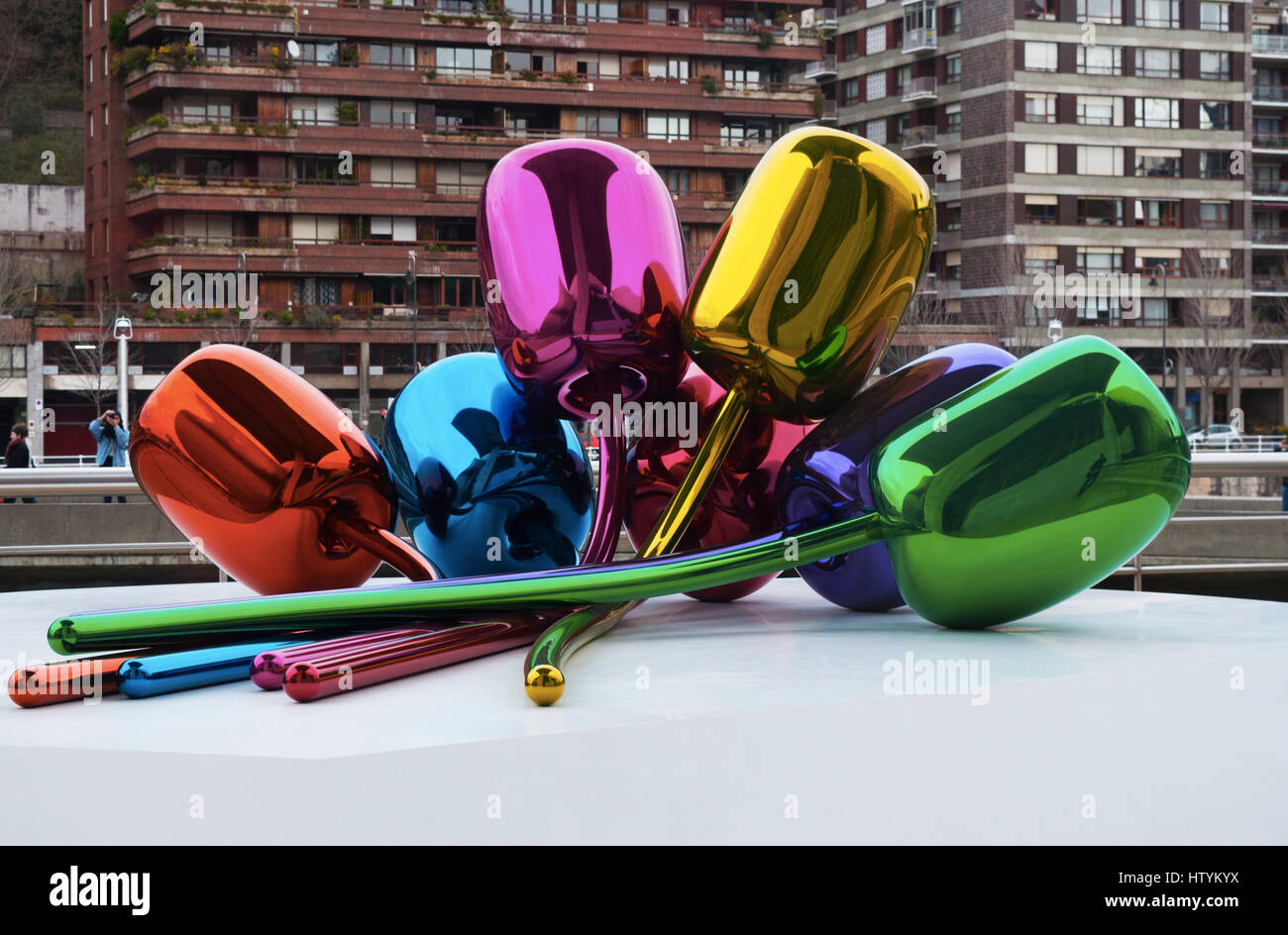 Un bouquet de tulipes, fleurs ballon multicolore sculpture