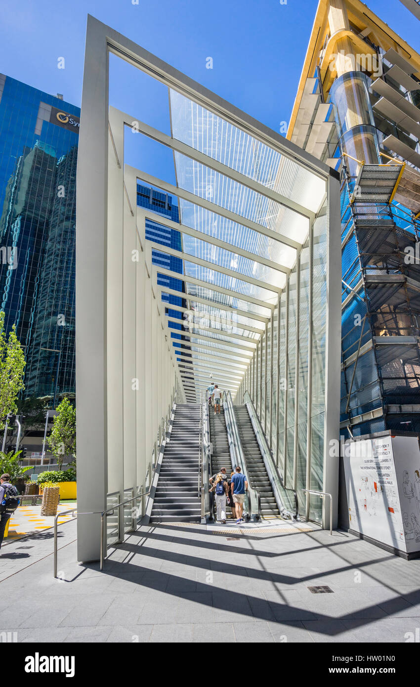 L'Australie, New South Wales, Sydney, Wynyard Marche Barangaroo, sortie liaison piétonne des escalators, viaducs et tunnels entre vitré Wynyard Statio Banque D'Images