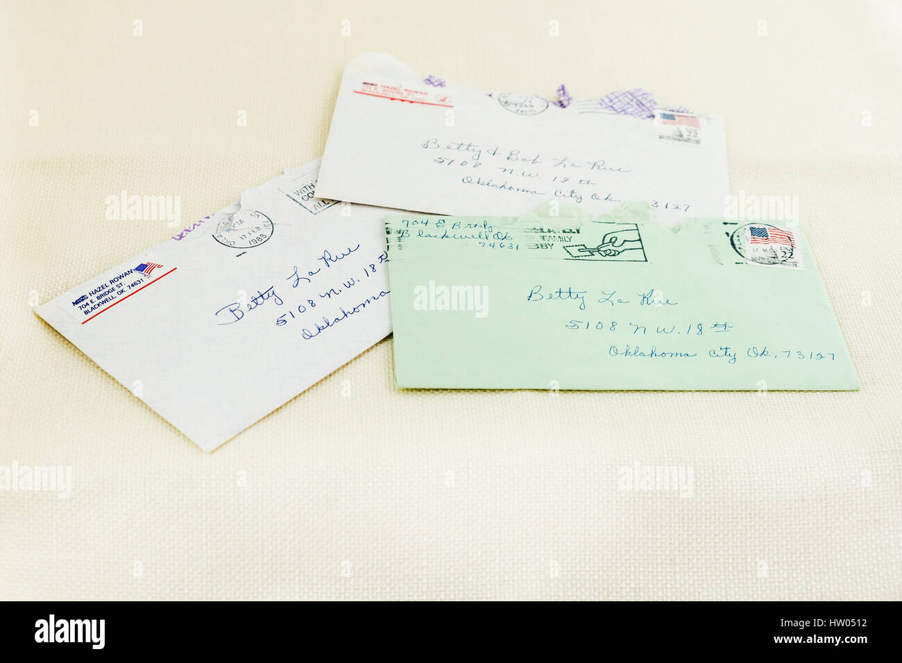 Old vintage lettres dans des enveloppes à partir de 1988, d'une mère à une fille. New York, USA. Aux États-Unis,NOUS,USA, United States Banque D'Images