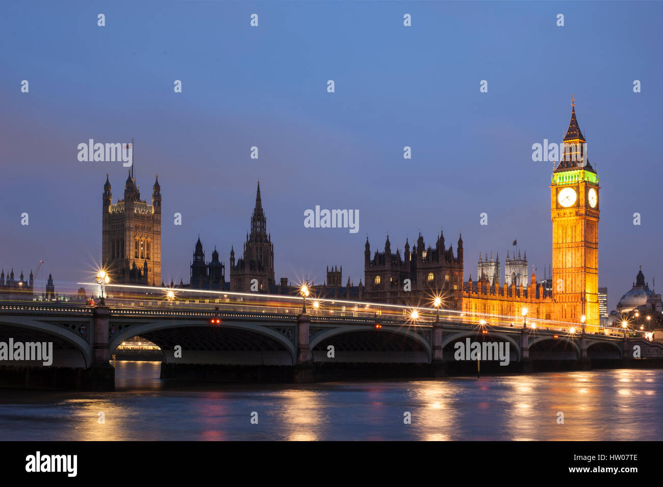 London Skyline at night avec le pont de Westminster et Big Ben - Londres - Royaume-Uni Banque D'Images