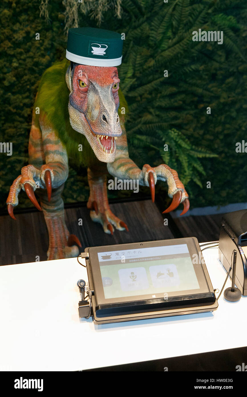 Tokyo, Japon. 15 mars 2017. Un robot raptor lance travaillant à la réception de l'Henn-na (bizarre) Hotel le 15 mars 2017, Chiba, Japon. L'hôtel est géré par des robots qui peuvent assister à guest en anglais, chinois et japonais. Chaque chambre dispose d'un robot concierge ''Tapia'' set de parler ou faire une demande auprès de clients comme activer ou désactiver ou fournit des prévisions météo et nouvelles. Henn-na hôtel ouvre sa deuxième succursale dans la préfecture de Chiba, près de Tokyo Disney du 15 mars, qui commencent à partir de 17 000 coût chambres JPN par nuit. Le premier hôtel a ouvert ses portes en 2015 robot à Nagasaki. Credit : AFLO Co.,Ltd/A Banque D'Images Tokyo, Japon. 15 mars 2017. Un robot raptor lance travaillant à la réception de l'Henn-na (bizarre) Hotel le 15 mars 2017, Chiba, Japon. L'hôtel est géré par des robots qui peuvent assister à guest en anglais, chinois et japonais. Chaque chambre dispose d'un robot concierge ''Tapia'' set de parler ou faire une demande auprès de clients comme activer ou désactiver ou fournit des prévisions météo et nouvelles. Henn-na hôtel ouvre sa deuxième succursale dans la préfecture de Chiba, près de Tokyo Disney du 15 mars, qui commencent à partir de 17 000 coût chambres JPN par nuit. Le premier hôtel a ouvert ses portes en 2015 robot à Nagasaki. Credit : AFLO Co.,Ltd/A Banque D'Images