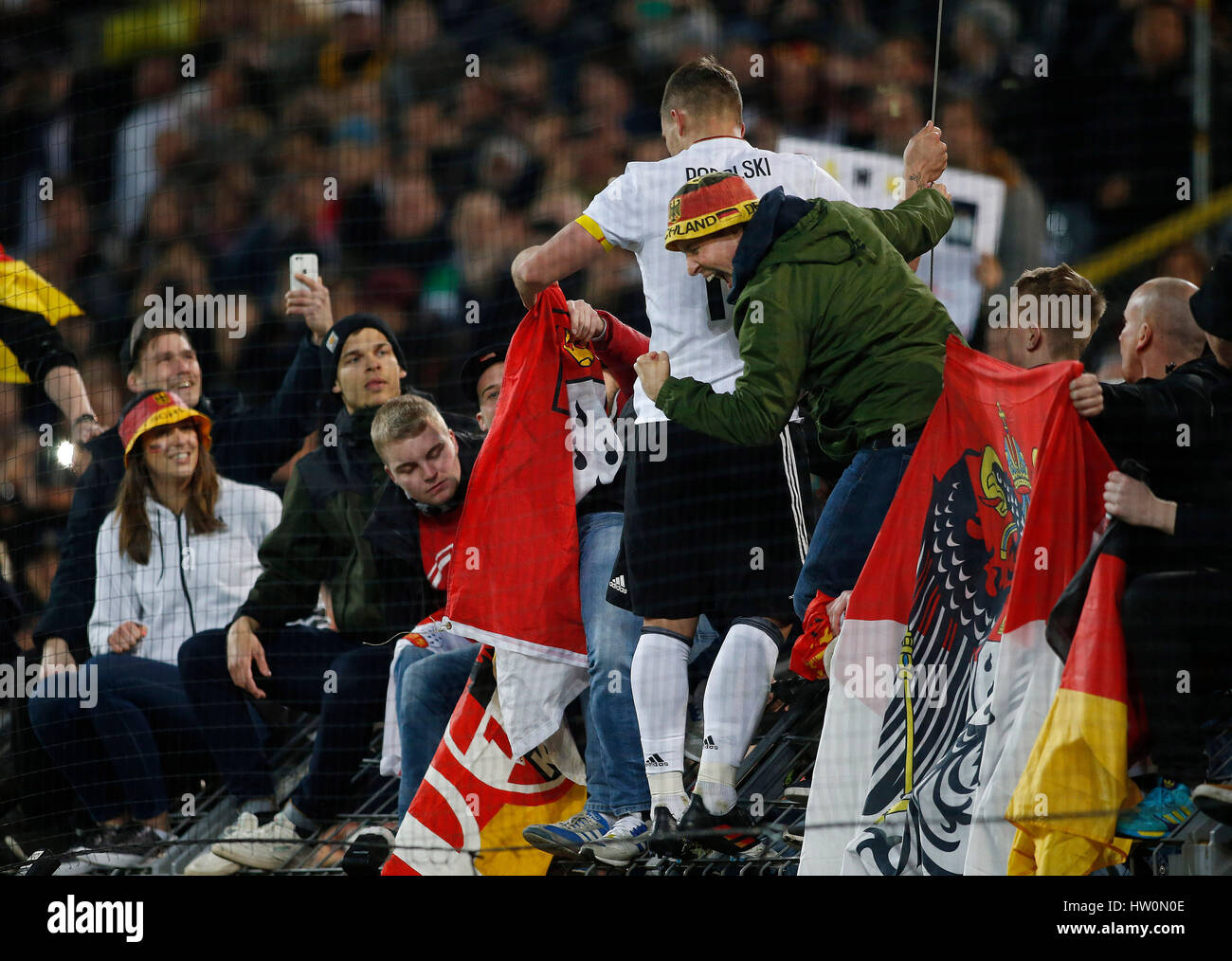 Dortmund, Allemagne. 22 mars 2017. Match amical international de football l'Allemagne contre l'Angleterre le 22 mars 2017 à Dortmund, Allemagne - Lukas Podolski (GER) Crédit : norbert schmidt/Alamy Live News Banque D'Images