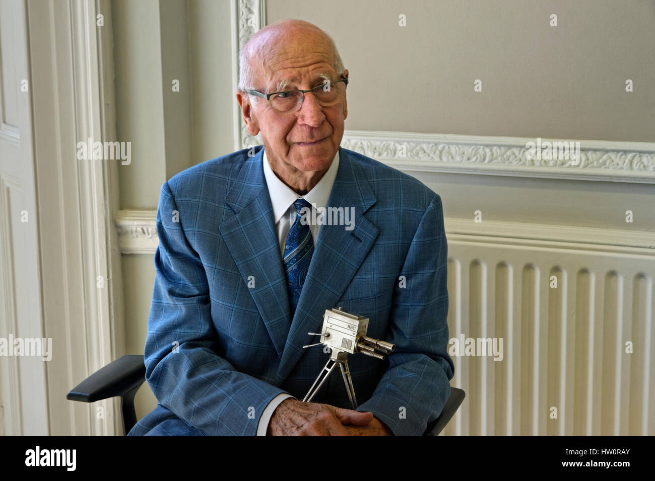 Sir Bobby Charlton maintenant le 2008 BBC Sports Personality of the Year Lifetime Achievement Award. Banque D'Images