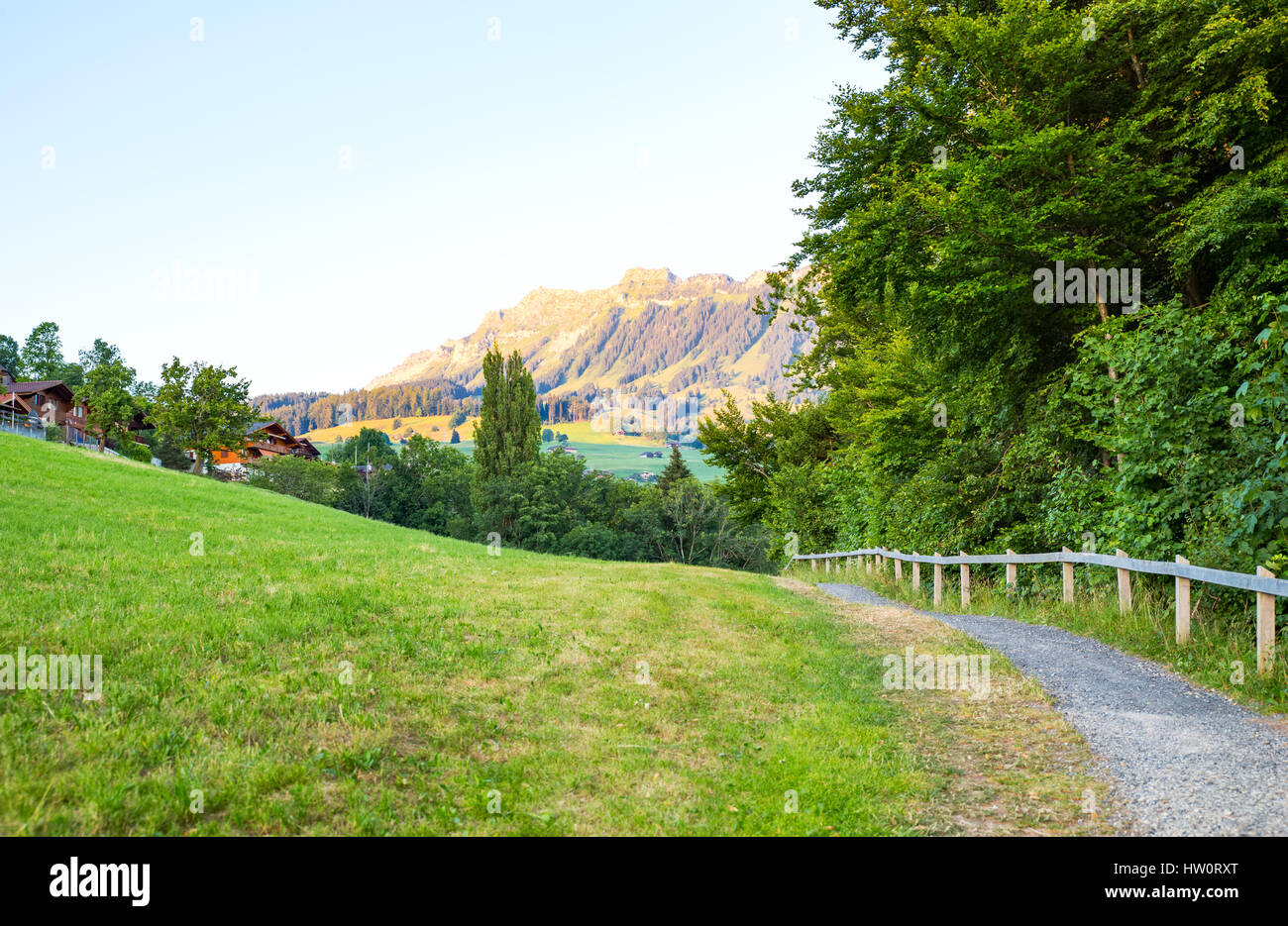 Suisse, lac de Thoune, vue sur les montagnes depuis le Rothorn collines de Merlingen Banque D'Images