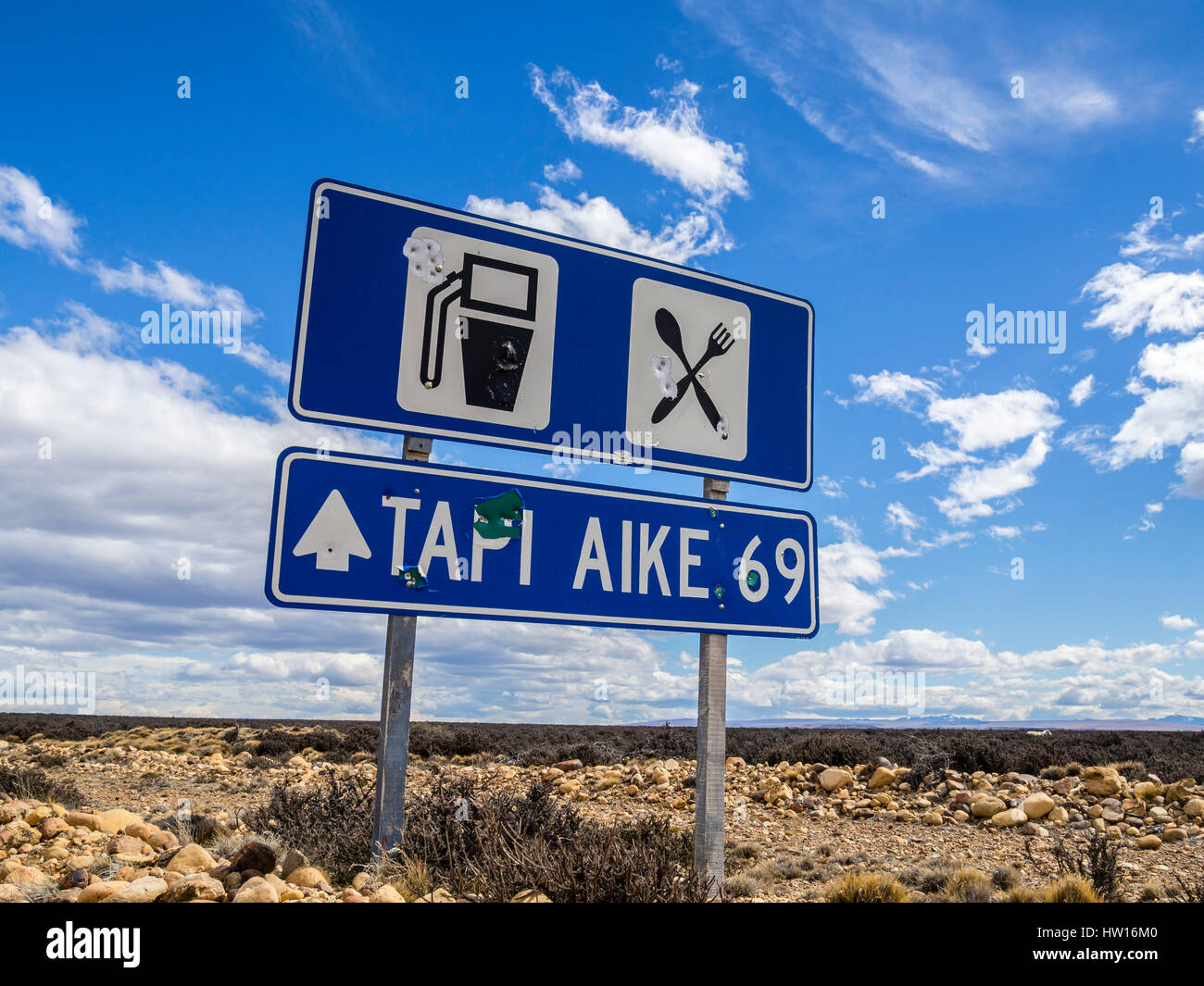 Route de Torres del Paine à El Calafate, près de Tapi Aike, Santa Cruz, Argentine. Banque D'Images