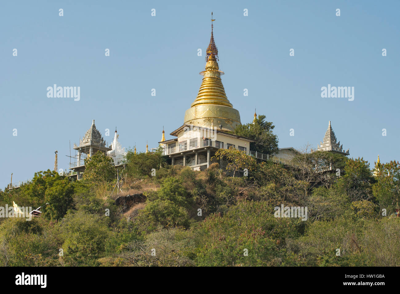 L'Irrawaddy River au-dessus de Stupa, près de Mandalay, Myanmar Banque D'Images