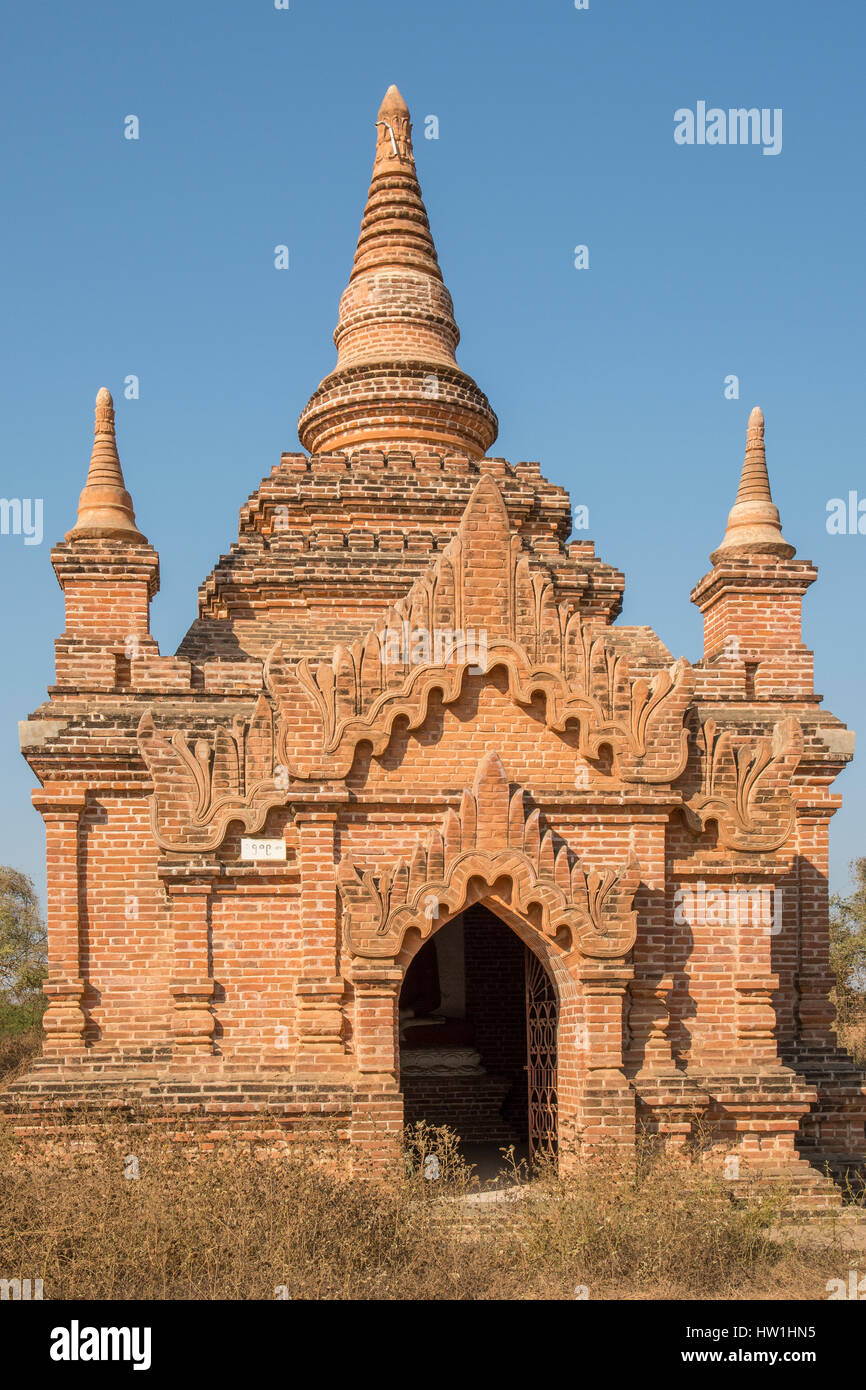 Petit Temple au Temple Thatbyinnyu, Bagan, Myanmar Banque D'Images