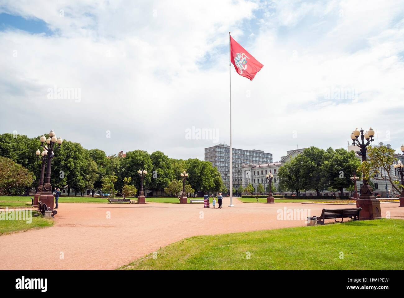 Parc avec une ville drapeau, Vilnius, Lituanie Banque D'Images