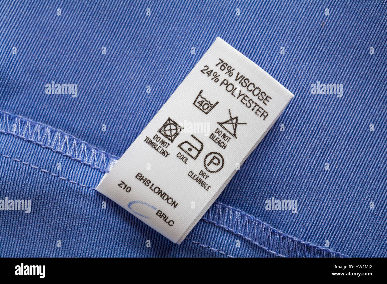 Instructions, instructions de lavage, label in woman's blue Jacket de BHS  76 % viscose 24 % polyester Photo Stock - Alamy