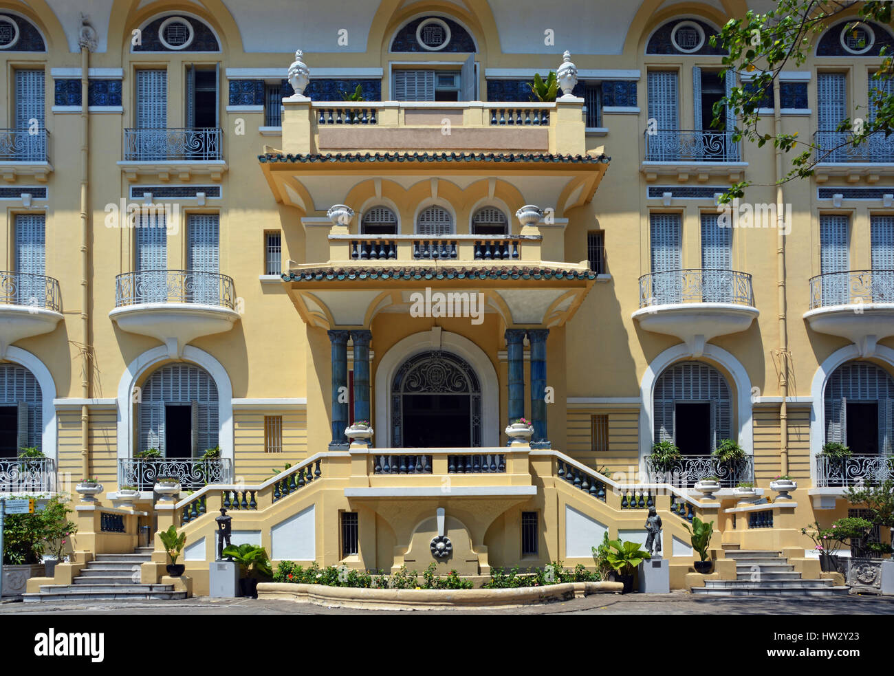 Musée des beaux-arts l'entrée du bâtiment dans le quartier de Ben Thanh, Ho Chi Minh Ville.Dispose d'une des meilleures collections d'art Vietnamien, sculpture et p Banque D'Images