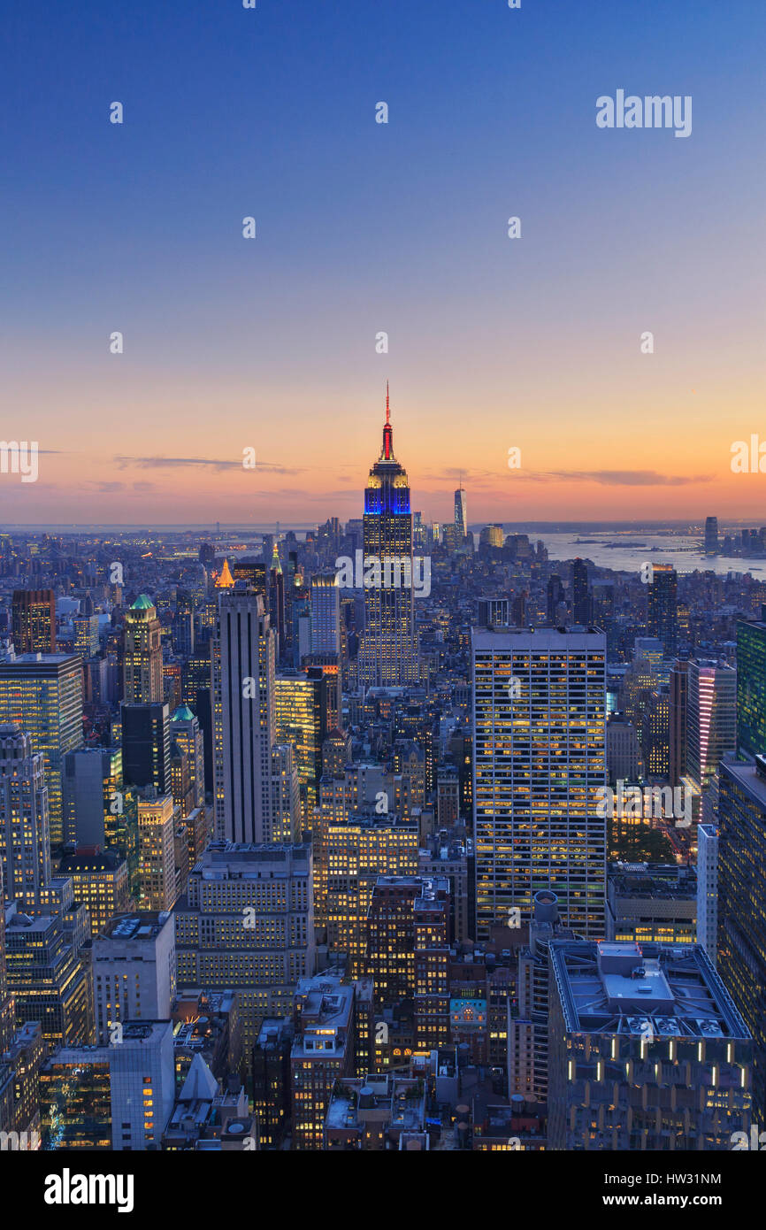 USA, New York, Manhattan, l'Observatoire Top of the Rock, Midtown Manhattan et Empire State Building Banque D'Images