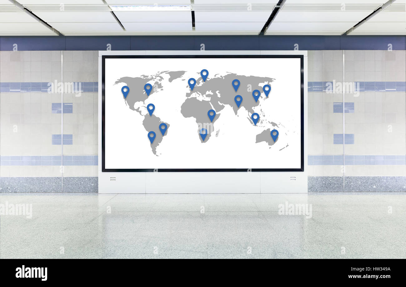 Destinations de voyage ou d'affaires dans le monde entier concept avec une carte du monde affichée sur un panneau publicitaire numérique Banque D'Images