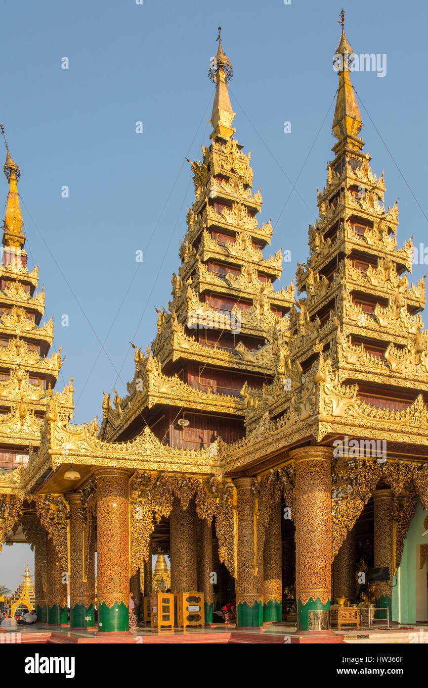 Golden Temple à Schwedagon Pagoda, Yangon, Myanmar Banque D'Images