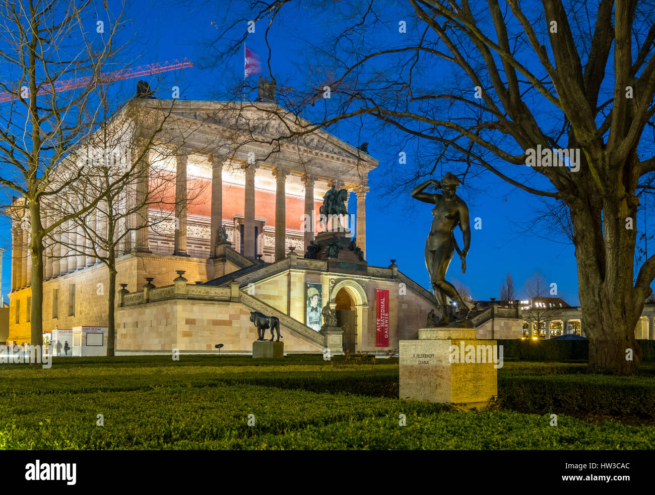 Vue de la nuit de Alte Nationalgalerie sur Museumsinsel, l'île aux musées, classée au Patrimoine Mondial de l'UNESCO, à Mitte, Berlin, Allemagne. Banque D'Images