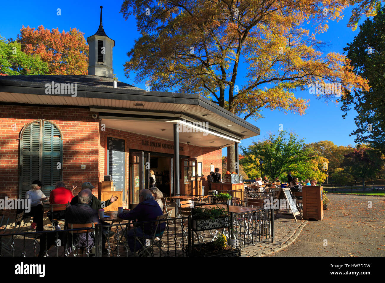 USA, New York, Manhattan, Central Park, Le Pain Quotidien Cafe Banque D'Images