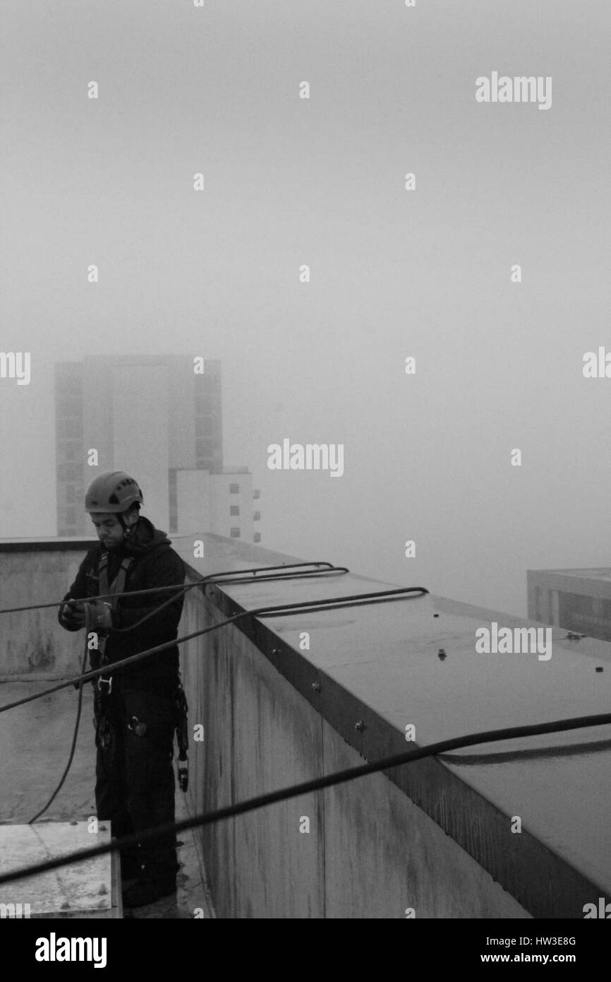 La photographie documentaire de l'entreprise de nettoyage Fenêtre Cardiff Banque D'Images