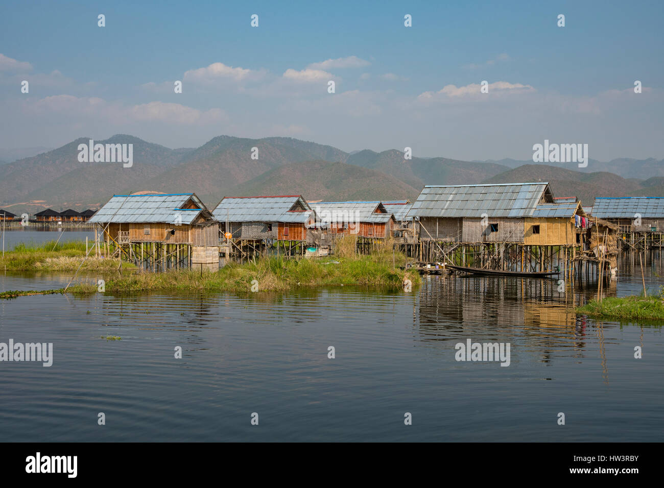 Village flottant de patte de Khone, lac Inle, Myanmar Banque D'Images