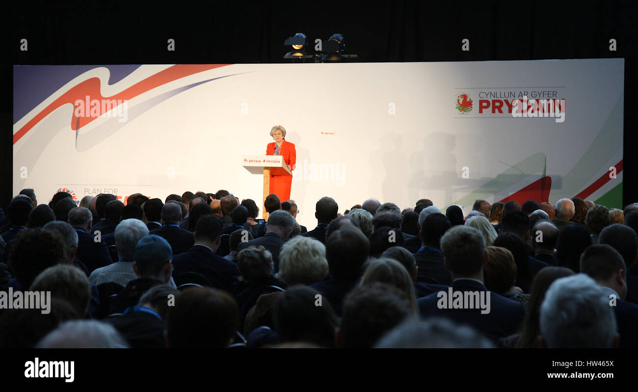 Cardiff, Royaume-Uni, le 17 mar, 2017. Le premier ministre Theresa peut prend la parole à l'printemps conservateur forum qui aura lieu au stade swalec ess Banque D'Images