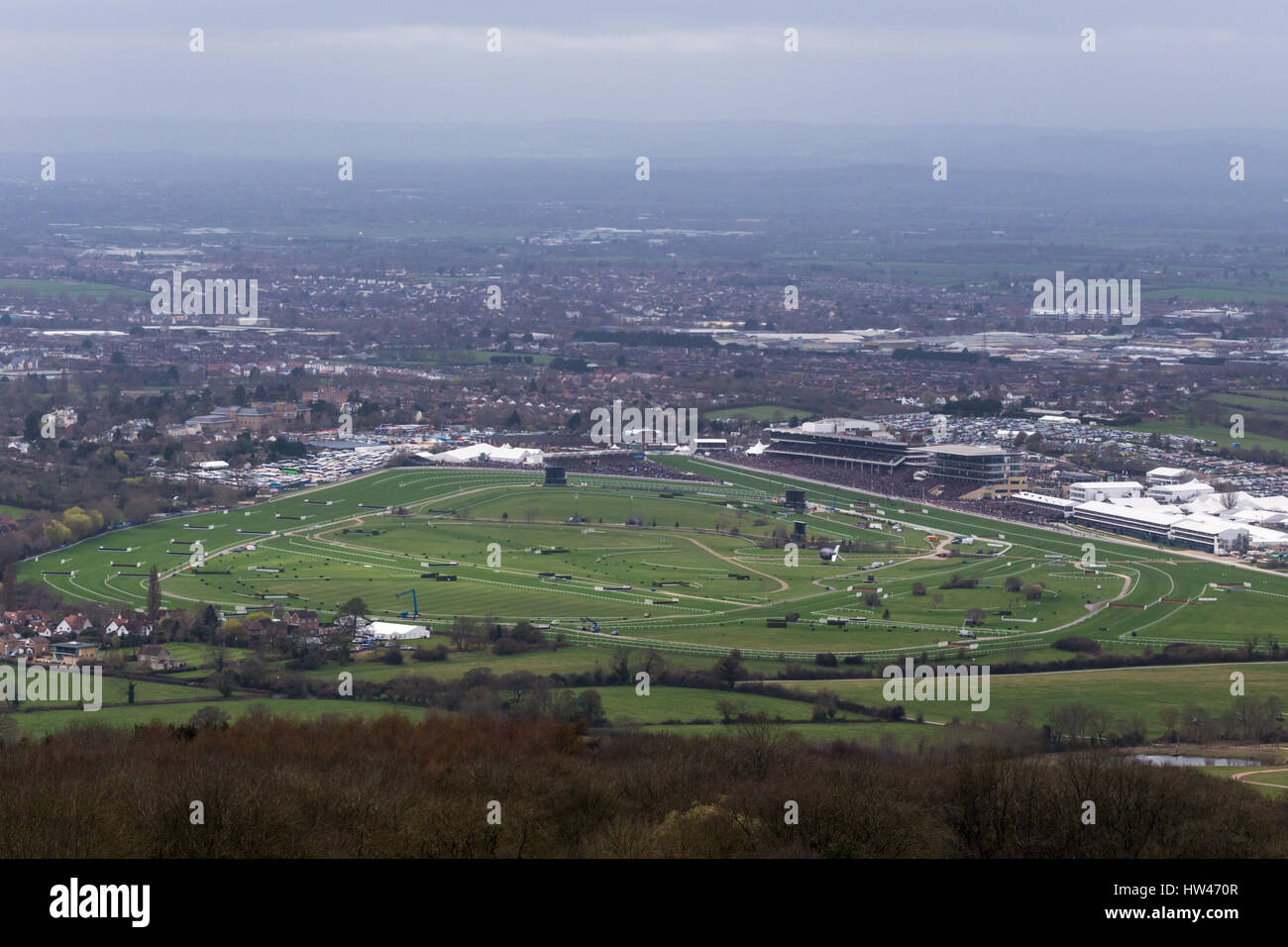 Vue aérienne de l'Hippodrome de Cheltenham au cours de la Gold Cup 2017 Banque D'Images