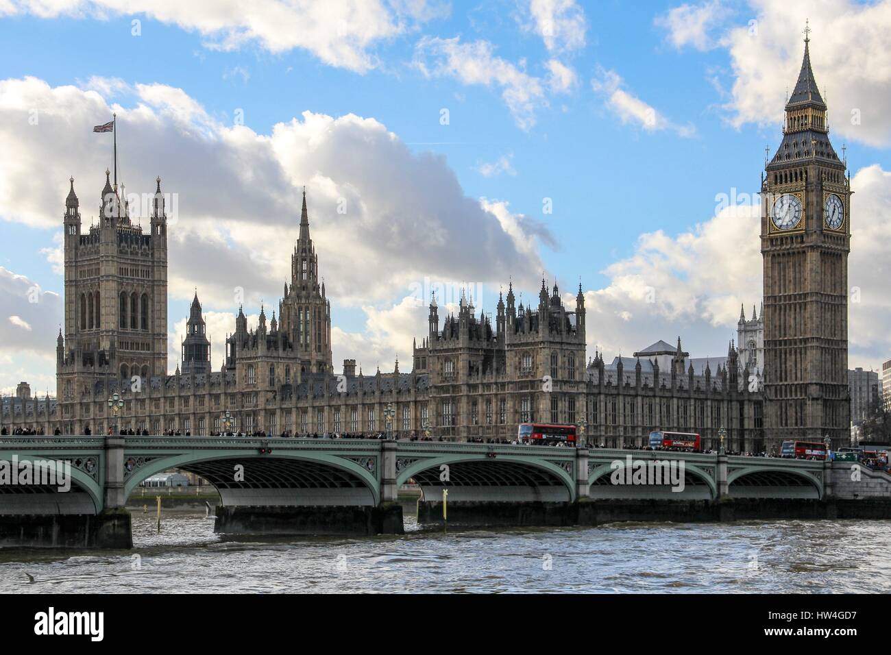 UK : Palais de Westminster avec Big Ben et Westminster Bridge. Photo de 11. Janvier 2014. Dans le monde d'utilisation | Banque D'Images