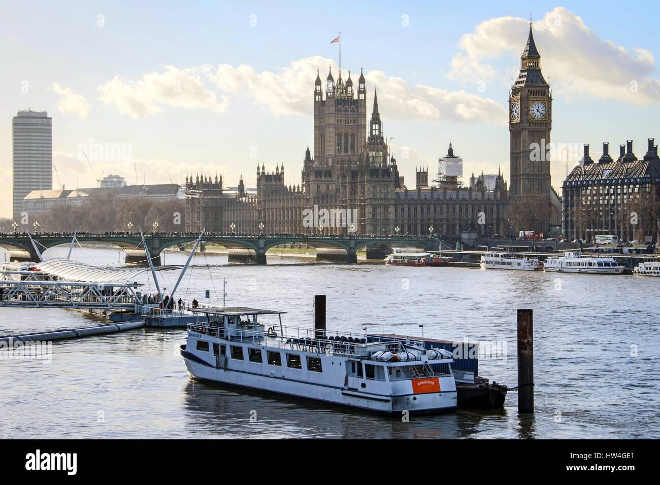 UK : Palais de Westminster avec Big Ben et Westminster Bridge. Photo de 11. Janvier 2014. Dans le monde d'utilisation | Banque D'Images