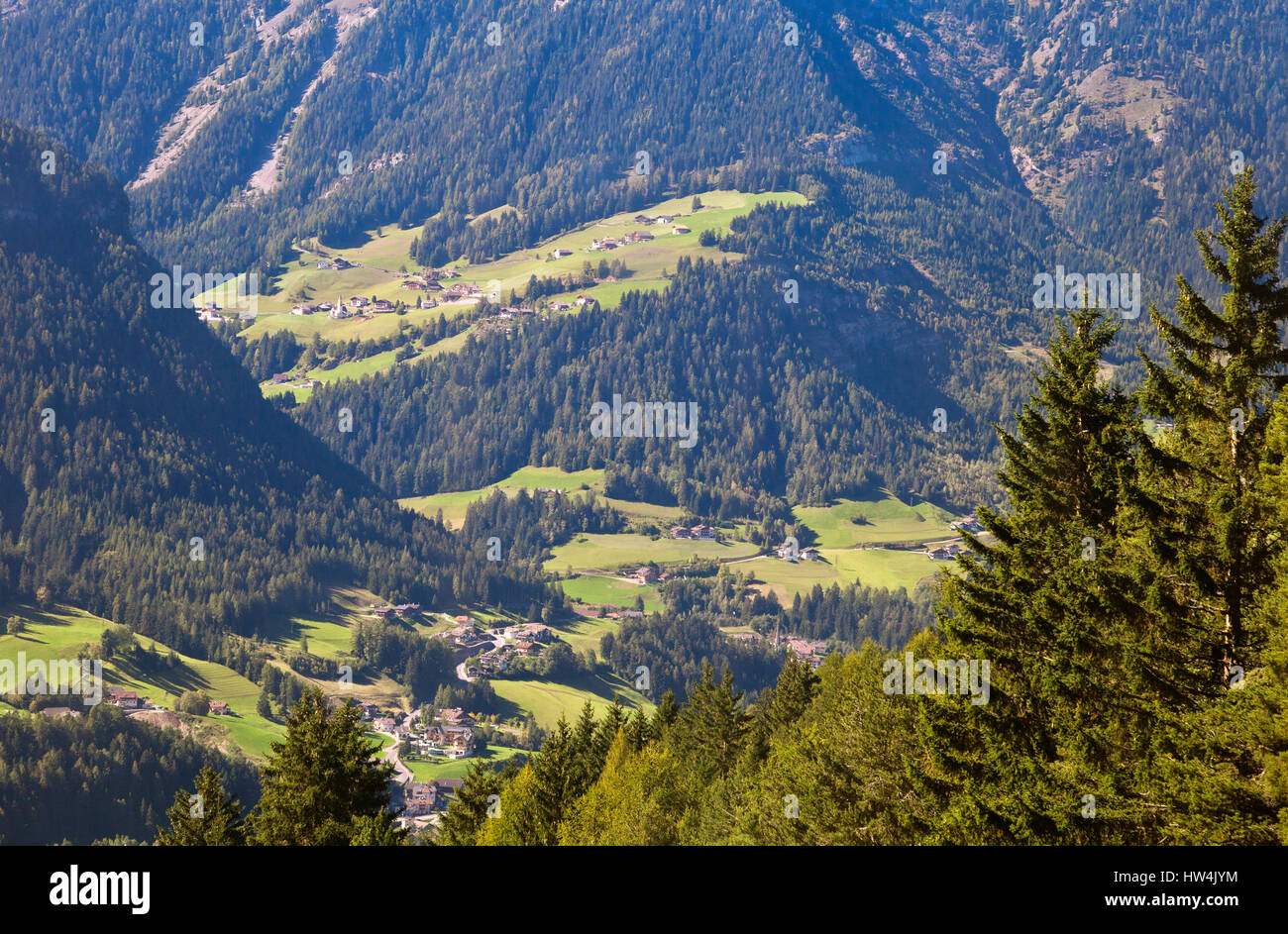 Val Gardena et Ortisei, Dolomites, Italie, vue sur une Banque D'Images