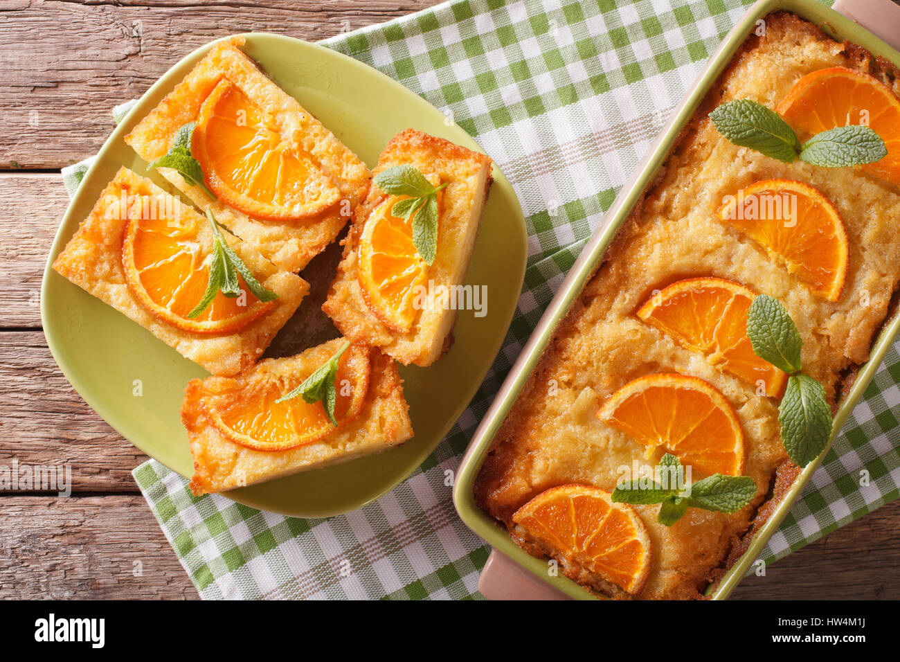 Tranches De Gateau Orange Grec Phyllo Avec Portokalopita Gros Plan Sur Une Table Vue Du Dessus Horizontale Photo Stock Alamy Tranches De Gateau Orange Grec Phyllo Avec Portokalopita Gros Plan Sur Une Table Vue Du Dessus Horizontale Photo Stock Alamy