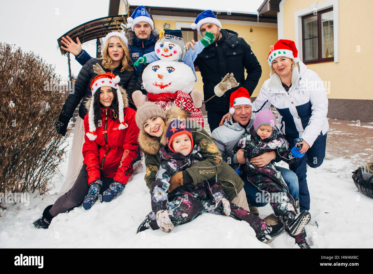 Grande famille célébrer Noël et Nouvel An Banque D'Images