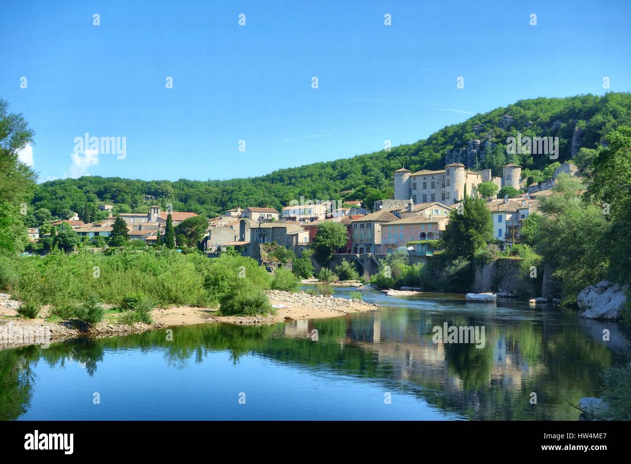 L'Ardèche à Vogüé, dans le sud de la France. Banque D'Images