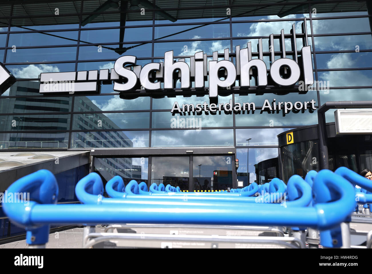 Entrée principale de l'aéroport de Schiphol. Schiphol est le principal aéroport international des Pays-Bas. Banque D'Images