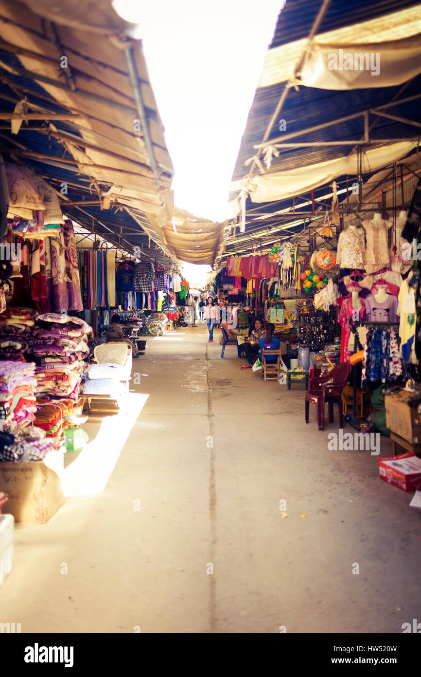 Un marché local en photo quelque part au Laos. Banque D'Images