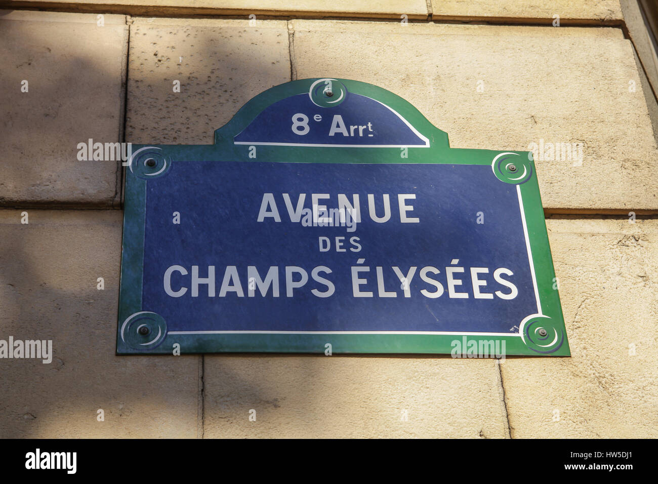 Paris, France - Champs Elysees street sign. L'une des rues les plus célèbres au monde. Banque D'Images