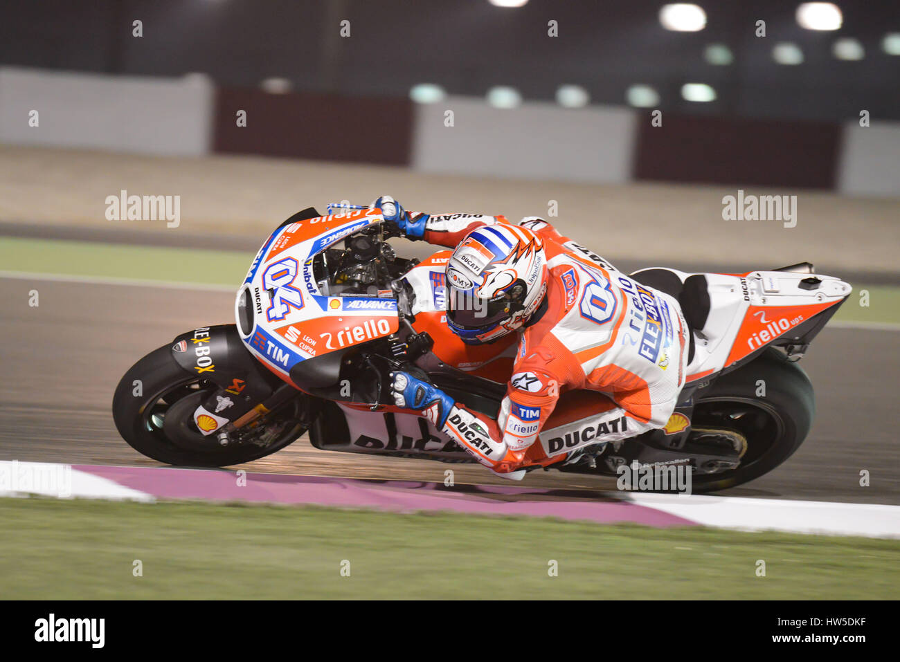 12 mars 2017, le circuit de Losail. Le Qatar Andrea Dovizioso qui fait de la moto pour Ducati au cours de la dernière journée de la MotoGP Qatar Losail au test d'hiver Internati Banque D'Images