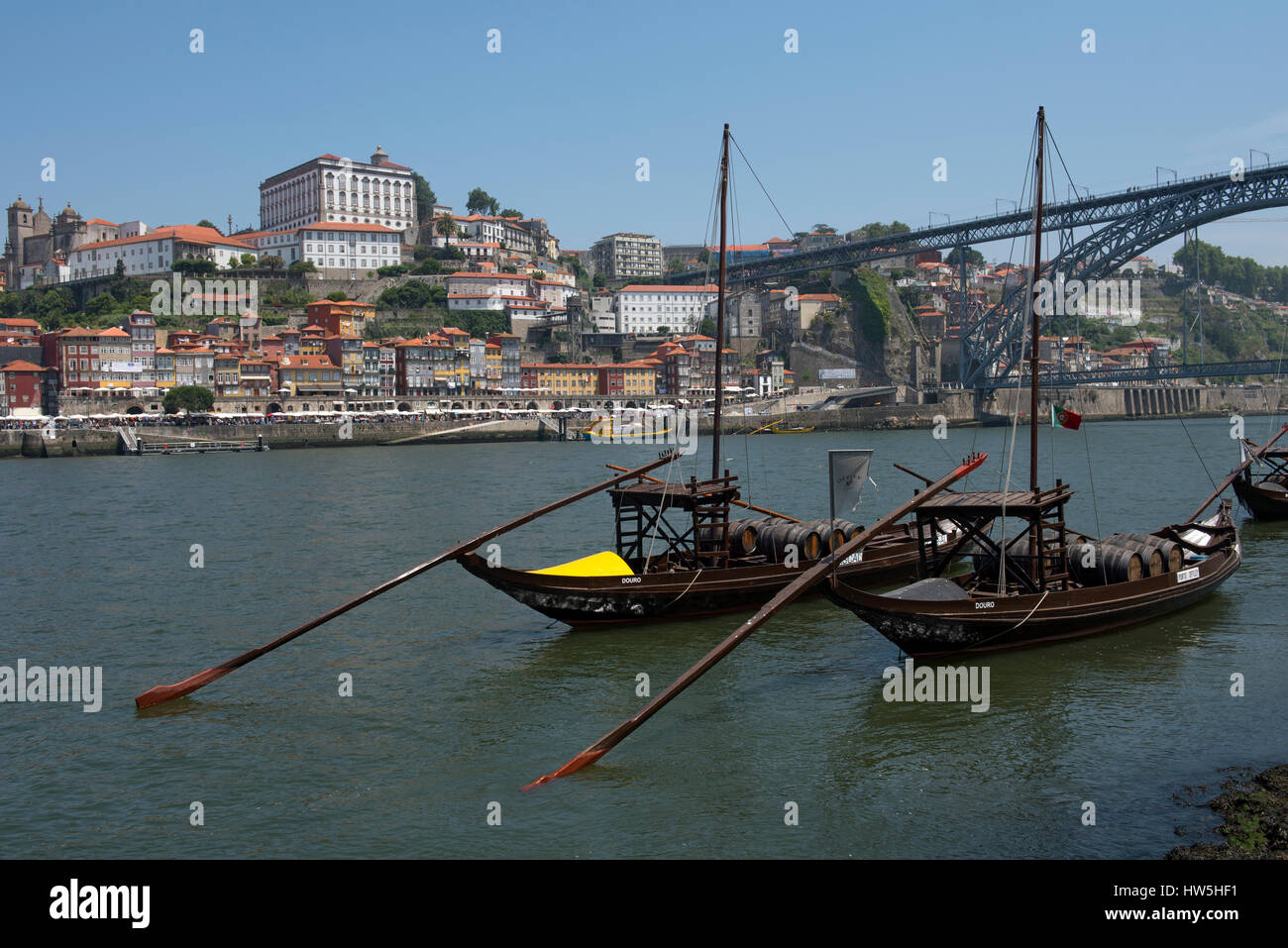 Vue panoramique sur le fleuve Douro, Porto, Portugal Ribeira Banque D'Images