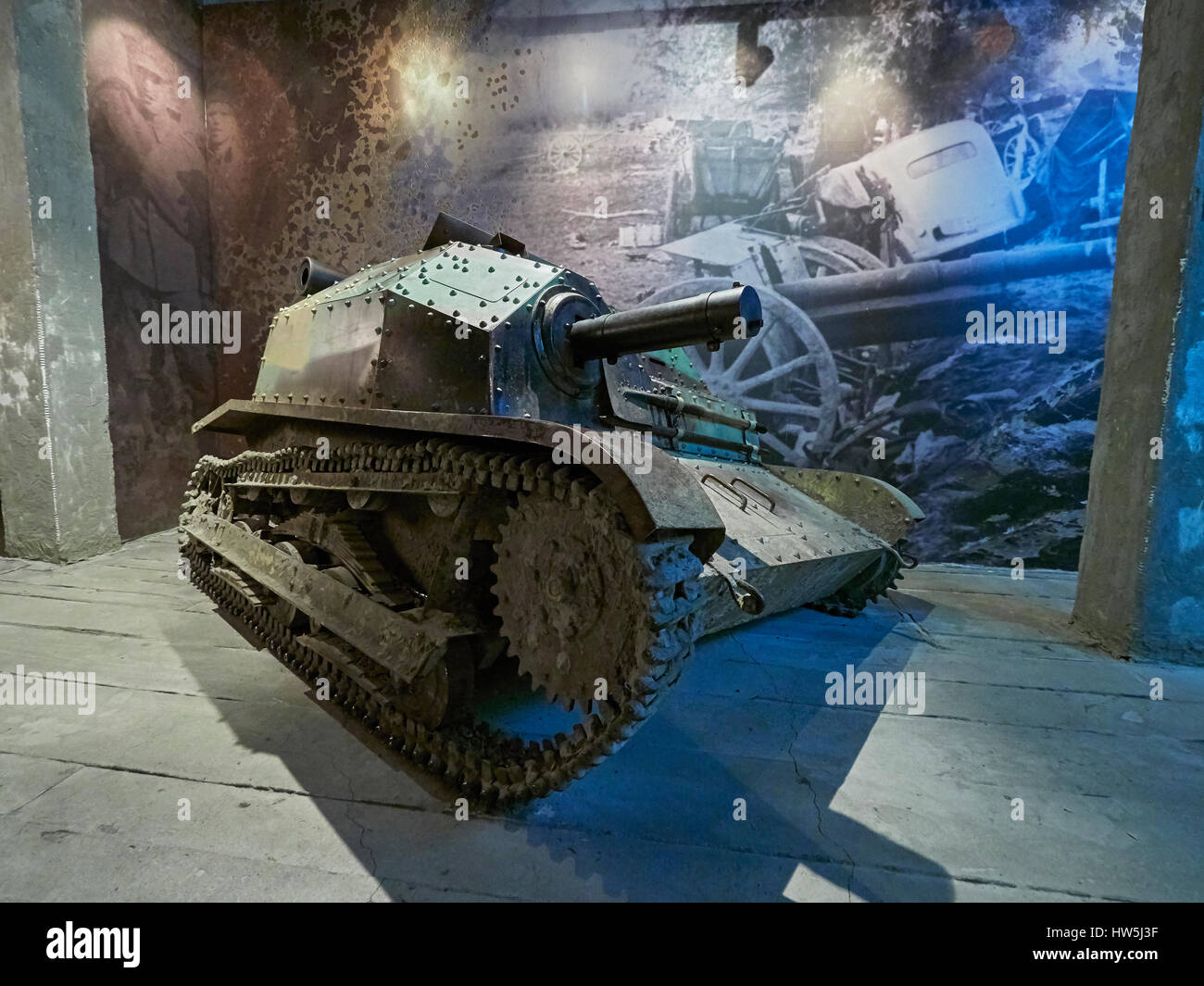 L'usine d'Oskar Schindler Cracovie musée et un homme deux réservoir de WW II polonais Pologne Banque D'Images