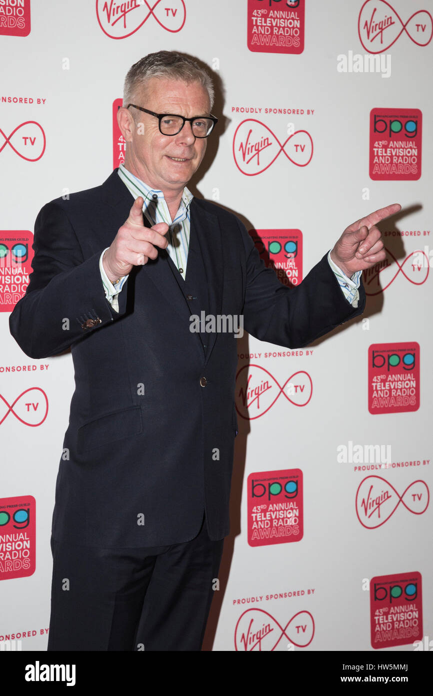 Londres, Royaume-Uni. 17 mars 2017. Stephen Daldry arrivant à la Broadcasting Press Guild Awards, parrainé par Virgin TV, au Theatre Royal Drury Lane. Banque D'Images