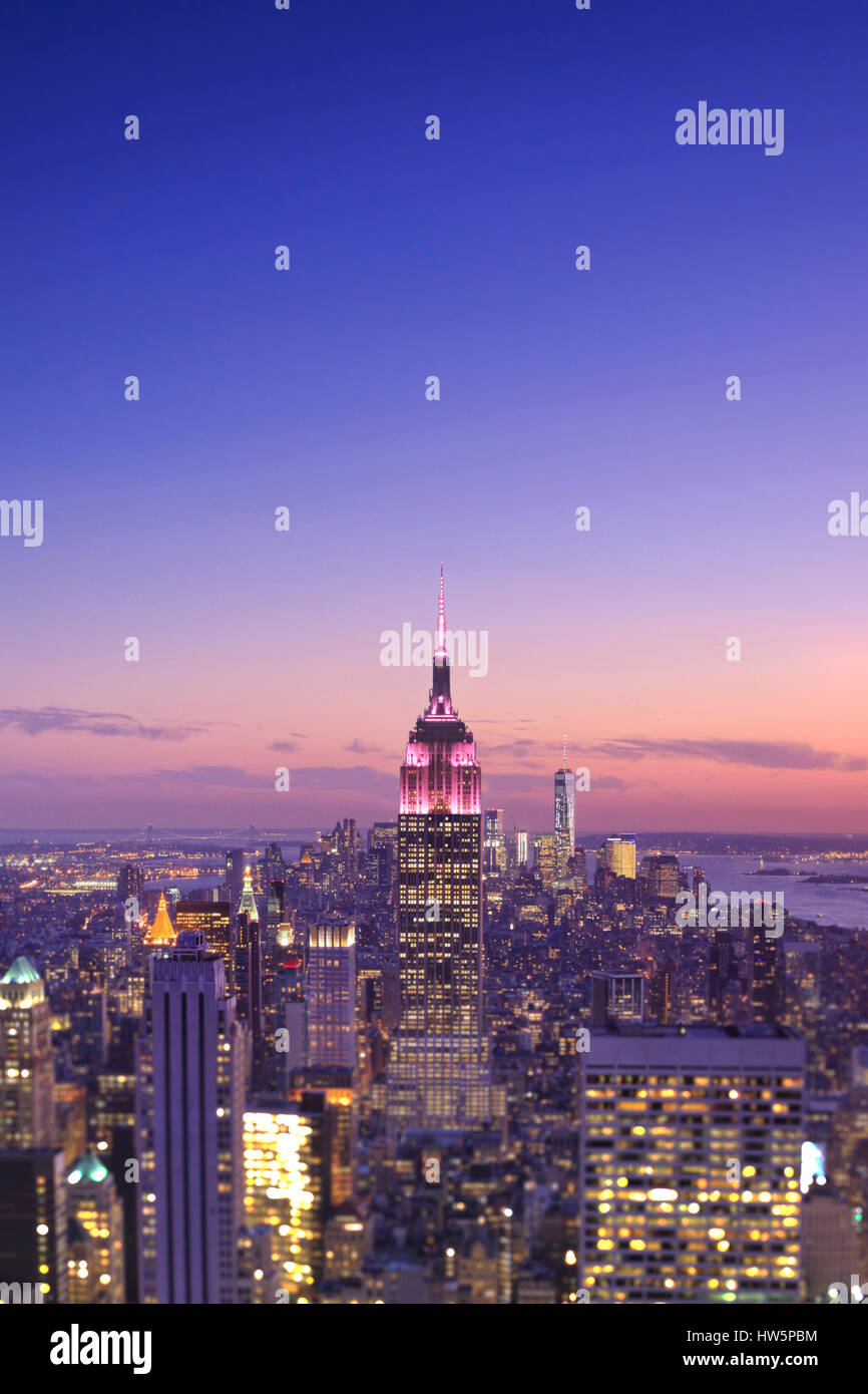 USA, New York, Manhattan, l'Observatoire Top of the Rock, Midtown Manhattan et Empire State Building Banque D'Images