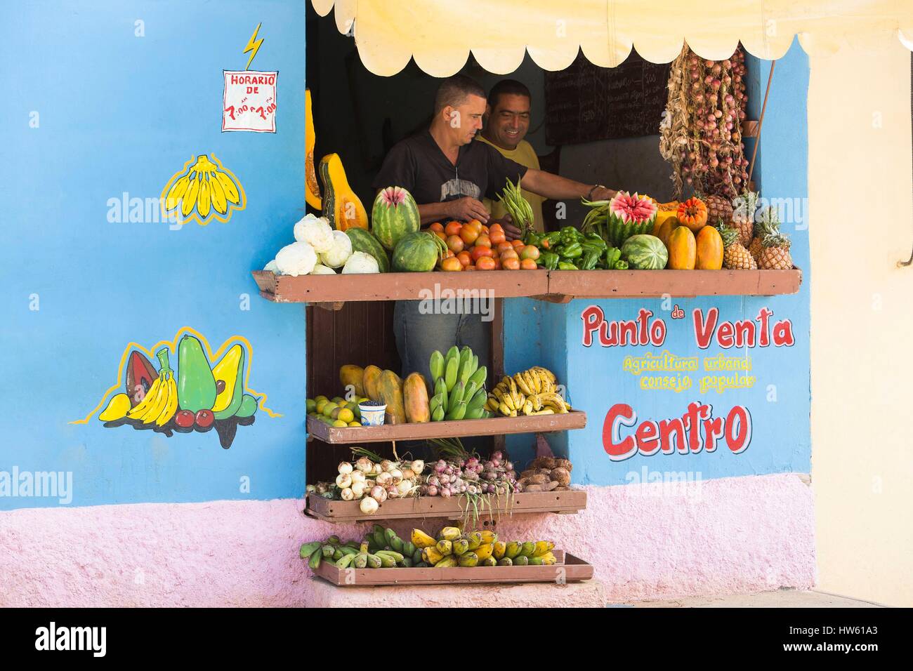 La province de Sancti Spiritus, Cuba, Trinidad de Cuba, classée au Patrimoine Mondial de l'UNESCO, les fruits et légumes shop dans une maison coloniale Banque D'Images