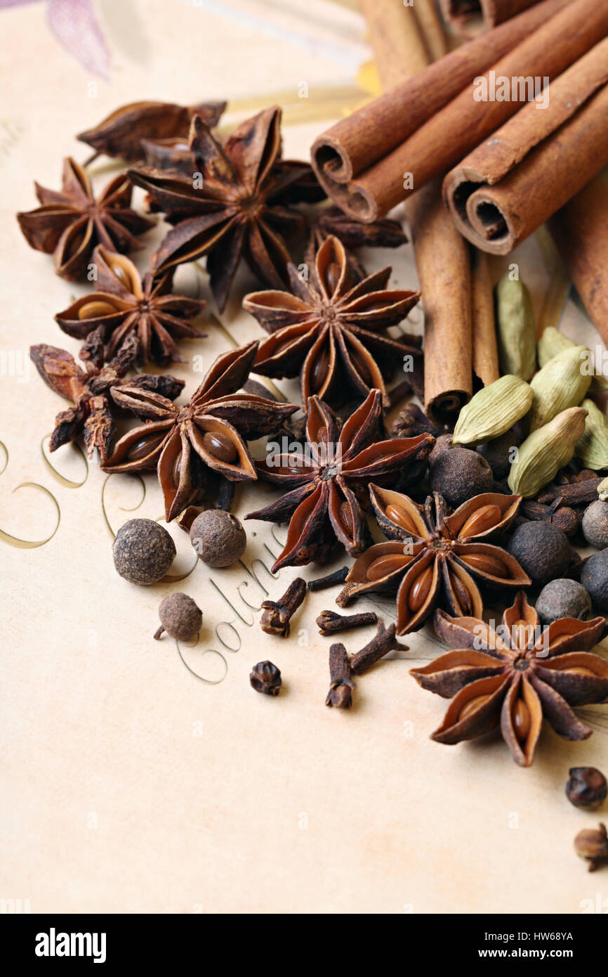 Ajoutez du piquant sur la table. Banque D'Images