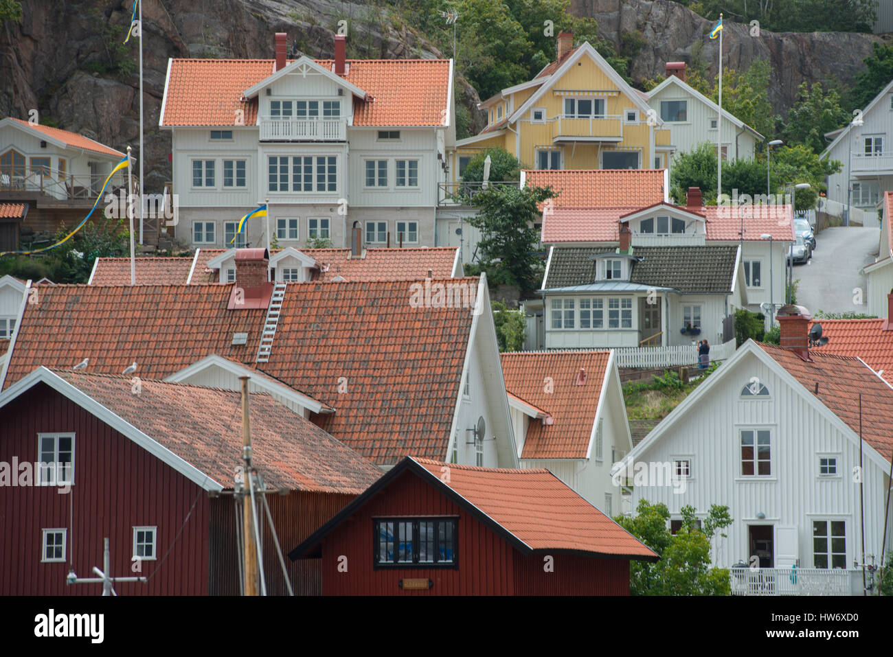 Grebbestad est un vieux village de pêche traditionel- avec des maisons en bois et une harbouir Banque D'Images